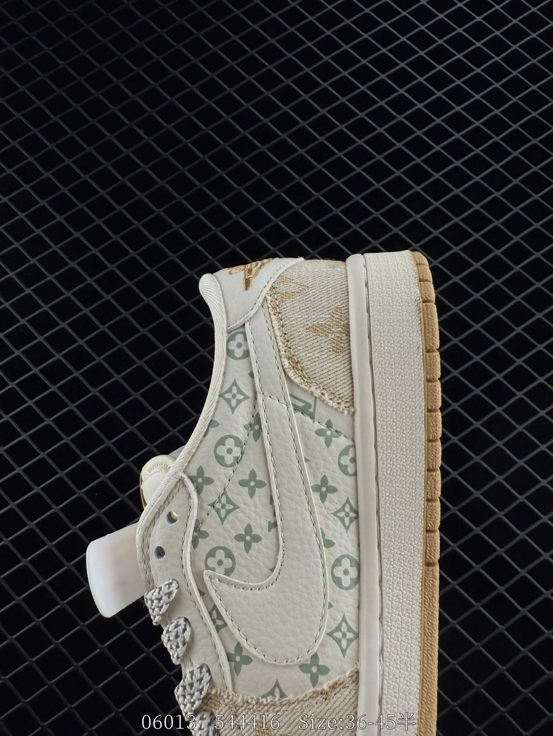 Nike Air Jordan 1 x Travis Scott AJ1